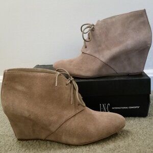 New, INC INTERNATIONAL CONCEPTS, "Hadlee" Boots - 10